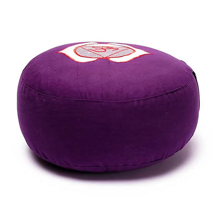 A selection of meditation or yoga cushions in the colors of the 7 chakras, made of organic cotton (OCS). 33 centimeters in diameter x 13 centimeters in height - 2300 grams. From Yogi &amp; Yogini, made in India! Cushions sold individually or in sets of 7!