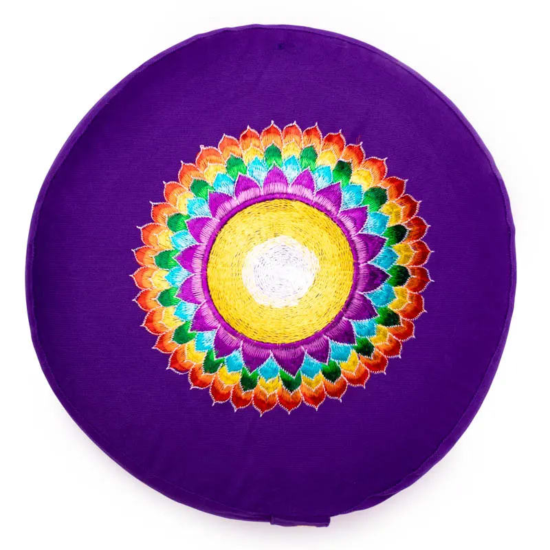A selection of meditation or yoga cushions in the colors of the 7 chakras, made of organic cotton (OCS). 33 centimeters in diameter x 13 centimeters in height - 2300 grams. From Yogi &amp; Yogini, made in India! Cushions sold individually or in sets of 7!