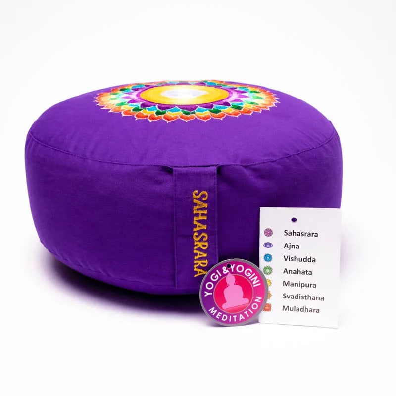 A selection of meditation or yoga cushions in the colors of the 7 chakras, made of organic cotton (OCS). 33 centimeters in diameter x 13 centimeters in height - 2300 grams. From Yogi &amp; Yogini, made in India! Cushions sold individually or in sets of 7!