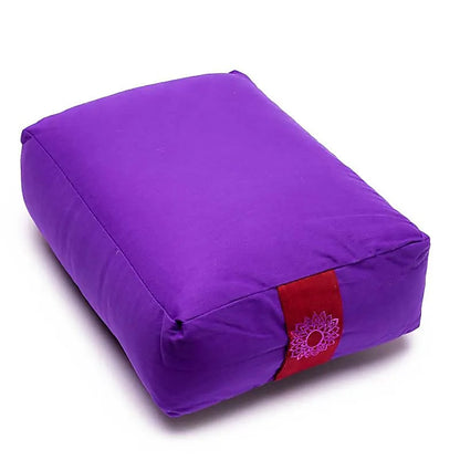 Sélection de coussins de Méditation ou de Yoga aux couleurs des 7 chakras, en coton biologique (OCS). 38 centimètres de diamètre x 28 x 15 centimètres de hauteur - 2300 grammes. De chez Yogi & Yogini, fait en Inde ! Coussion vendu seul ou en set de 7 !