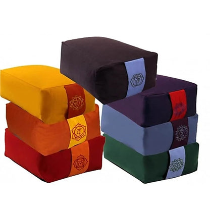 Sélection de coussins de Méditation ou de Yoga aux couleurs des 7 chakras, en coton biologique (OCS). 38 centimètres de diamètre x 28 x 15 centimètres de hauteur - 2300 grammes. De chez Yogi & Yogini, fait en Inde ! Coussion vendu seul ou en set de 7 !