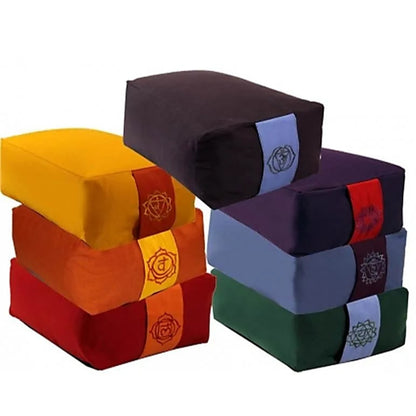 Sélection de coussins de Méditation ou de Yoga aux couleurs des 7 chakras, en coton biologique (OCS). 38 centimètres de diamètre x 28 x 15 centimètres de hauteur - 2300 grammes. De chez Yogi & Yogini, fait en Inde ! Coussion vendu seul ou en set de 7 !