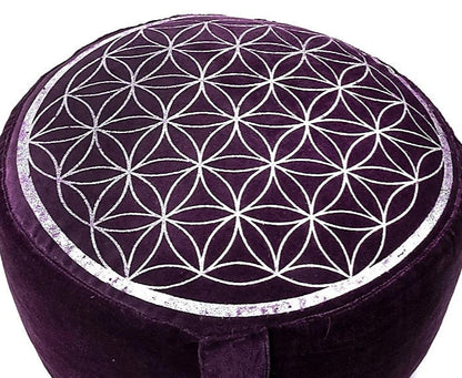 Coussin de Méditation ou de Yoga avec motif de la fleur de vie. Taille 33 centimètres de diamètre x 17 centimètres de hauteur. 2300 grammes. De chez Yogi & Yogini, fait en Inde !