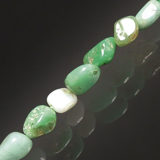 Chrysoprase, bracelet de 17 à 21cm, collier de 42cm et sautoir de 60cm. Perles de type 'Graine' de formes naturelles montées sur fil de haute résistance !