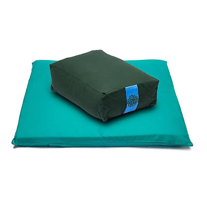 Sélection de coussins de Méditation ou de Yoga aux couleurs des 7 chakras, en coton biologique (OCS). 38 centimètres de diamètre x 28 x 15 centimètres de hauteur - 2300 grammes. De chez Yogi & Yogini, fait en Inde ! Coussion vendu seul ou en set de 7 !