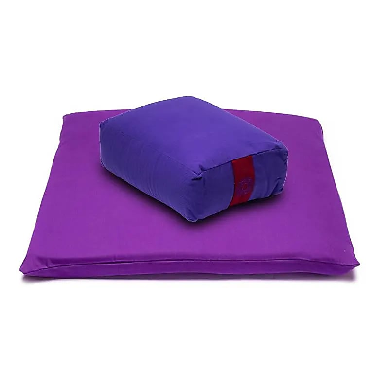 Sélection de coussins de Méditation ou de Yoga aux couleurs des 7 chakras, en coton biologique (OCS). 38 centimètres de diamètre x 28 x 15 centimètres de hauteur - 2300 grammes. De chez Yogi & Yogini, fait en Inde ! Coussion vendu seul ou en set de 7 !