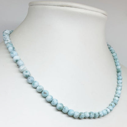 Larimar, superbe et élégant collier de perles en Larimar de 6 millimètres de diamètre - Longueur : 45 centimètres - Fermoir en argent 0.925 - qualité de perle AA à AAA !