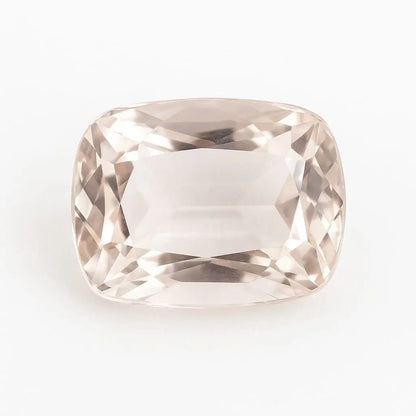 Kunzite naturelle, magnifique pierre fine tallée de 26,89 carats - 19,44 x 15,16 x 11,29 mm. Parfait en bijouterie, collection ,exposition...