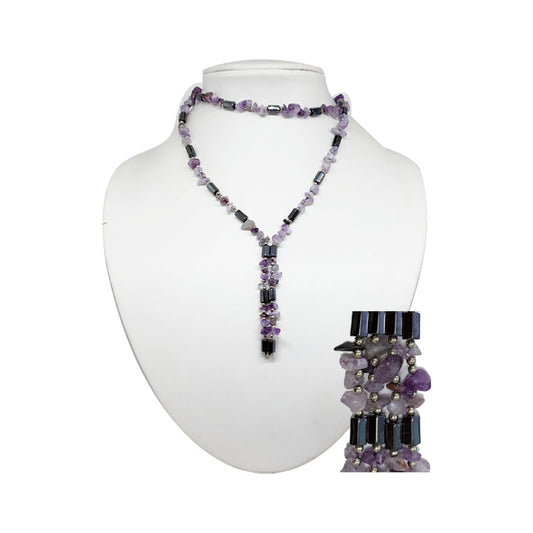Collier ou bracelet multi-rang 'magnétique', en perle d'améthyste, quartz rose ou cristal de roche. Perle de type 'baroque/ chips'. Puissance : collier magnétique entre 300 à 600 gauss. Longueur : environ 90 centimètres