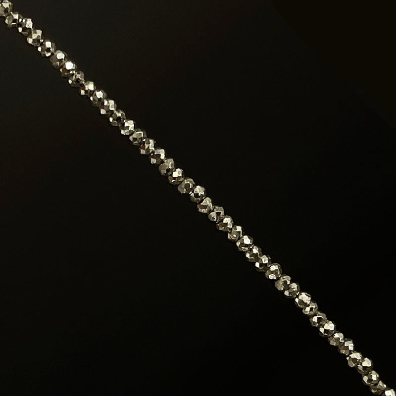 Pyrite ! Collier ou bracelet en Argent et perles facettées de 2/3 millimètres. En bracelet de 17 cm ou en collier de 40 cm. Qualité AA à AAA !