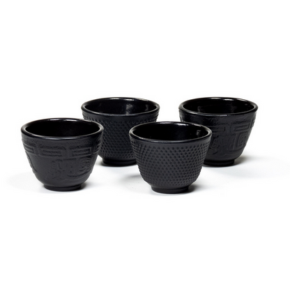 Les célèbres Théières émaillés en fonte, 'Tetsubin' et 'Tetsukyusu' de style traditionnel avec accessoires - 0,6, 1 ou 1,2 Litres. Options : tasse 65 ou 120 ml, chauffe-théière, assiette, porte couvercle... Parfait !