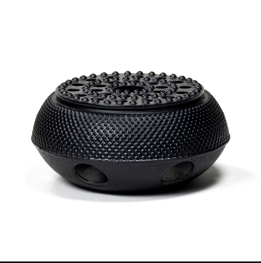 Les célèbres Théières émaillés en fonte, 'Tetsubin' et 'Tetsukyusu' de style traditionnel avec accessoires - 0,6, 1 ou 1,2 Litres. Options : tasse 65 ou 120 ml, chauffe-théière, assiette, porte couvercle... Parfait !