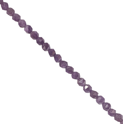 Perles 'Icosaèdres' de 6 millimètres en Améthyste. Option de vente en : fil de perles 38/39 cm, en bracelet de 17 à 21cm, en collier de 45 ou sautoir de 60cm. Qualité AA à AAA, superbes perles !