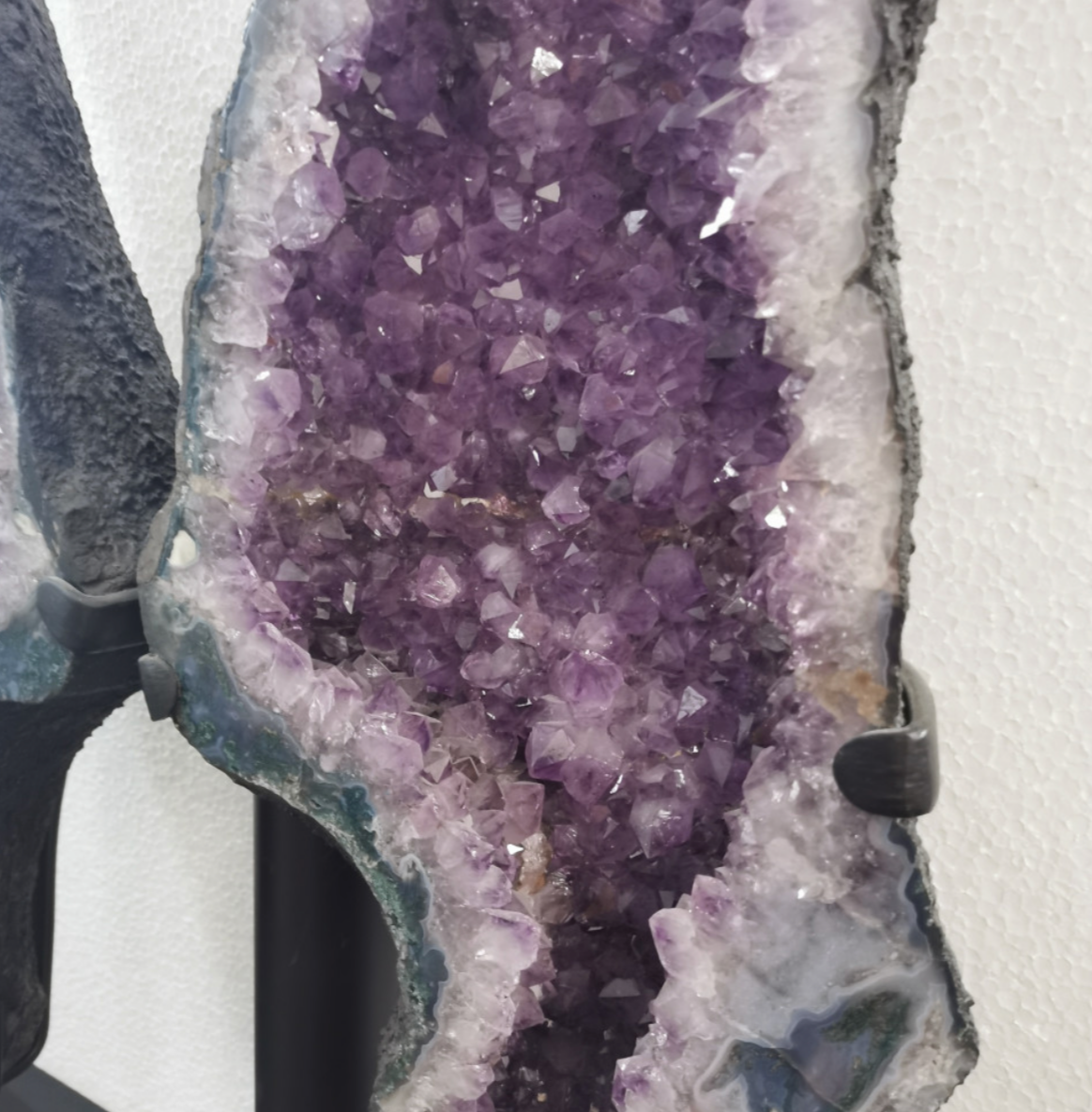 Paire de géode 'papillon' de 83x56cm - 37 kg, vendu avec socle. Superbe qualité AA, Brésil !