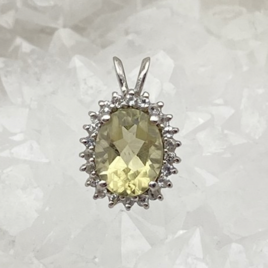 Quartz/ Cristal Lemon | Collection Retro' | Pendentif en Argent serti d'une pierre gemme de forme de ovale, entouré d'Oxyde, 16 x 10 mm !