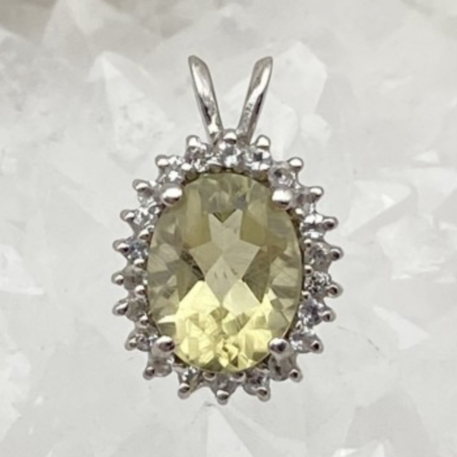 Quartz/ Cristal Lemon | Collection Retro' | Pendentif en Argent serti d'une pierre gemme de forme de ovale, entouré d'Oxyde, 16 x 10 mm !