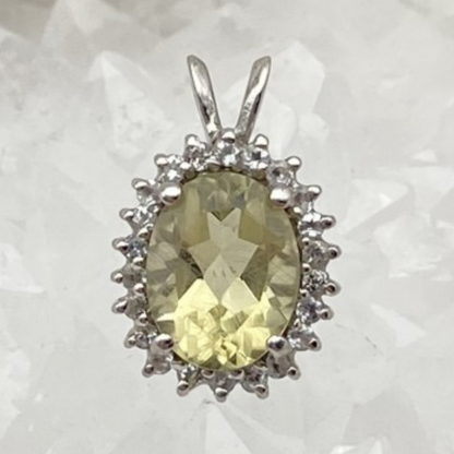 Quartz/ Cristal Lemon | Collection Retro' | Pendentif en Argent serti d'une pierre gemme de forme de ovale, entouré d'Oxyde, 16 x 10 mm !