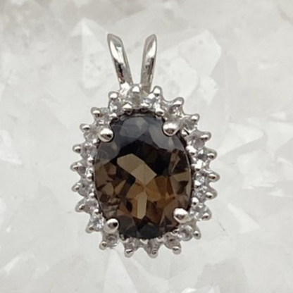 Quartz/ Cristal fumé | Collection Retro' | Pendentif en Argent serti d'une pierre gemme de forme de ovale, entouré d'Oxyde, 16 x 10 mm !