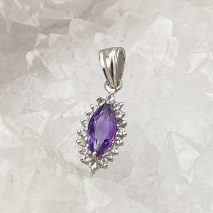 Améthyste | Collection Retro' | Pendentif en Argent serti d'une pierre gemme en forme de 'navette', entouré d'Oxyde, 19 x 7 mm !