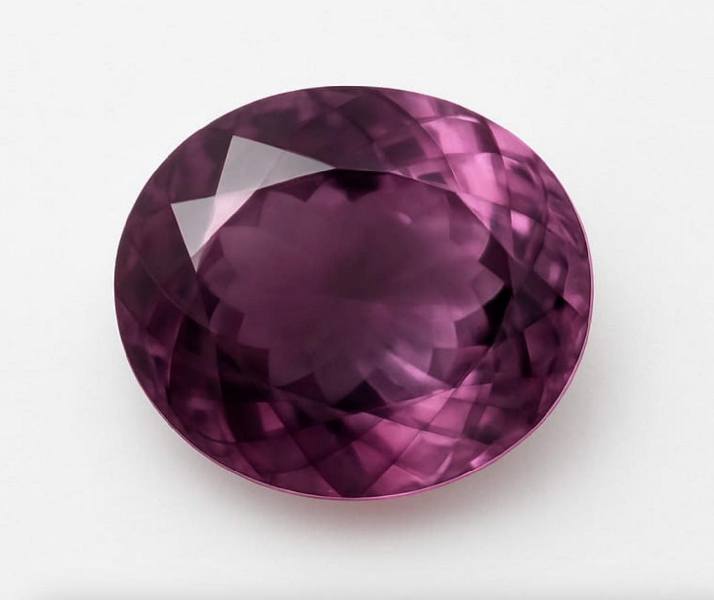 Spinelle 'rose pourpre' – Pierre fine facettée de 0.81 carat. Parfait en collection, bijouterie, exposition...