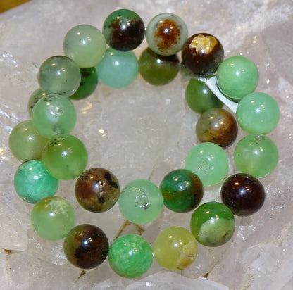 Chrysoprase, perles rondes de 6 et 8 mm, vendu en : fil de perle 38/39 cm, en bracelet de 17 à 21cm, en collier de 45 ou sautoir de 60cm. Qualité AA à AAA, superbes perles !