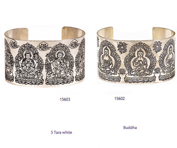 Bracelet pour épaule de type 'Manchette' de 7 centimètres, fait en laiton argenté, avec gravure de Bouddha ou de Tara, superbe pièce !