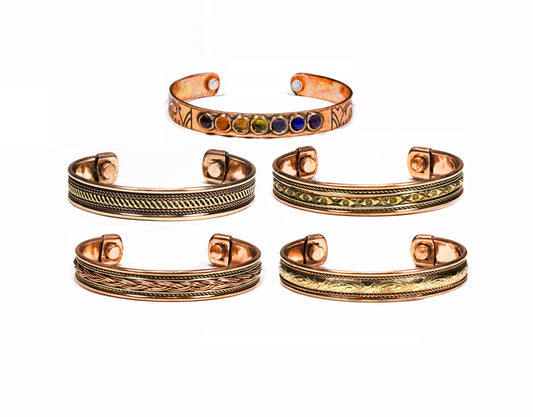 A selection of copper cuff bracelets, available in 5 styles, magnetic. Engraved or with a 7-chakra design. High-quality, beautiful effects! Made in India! 
