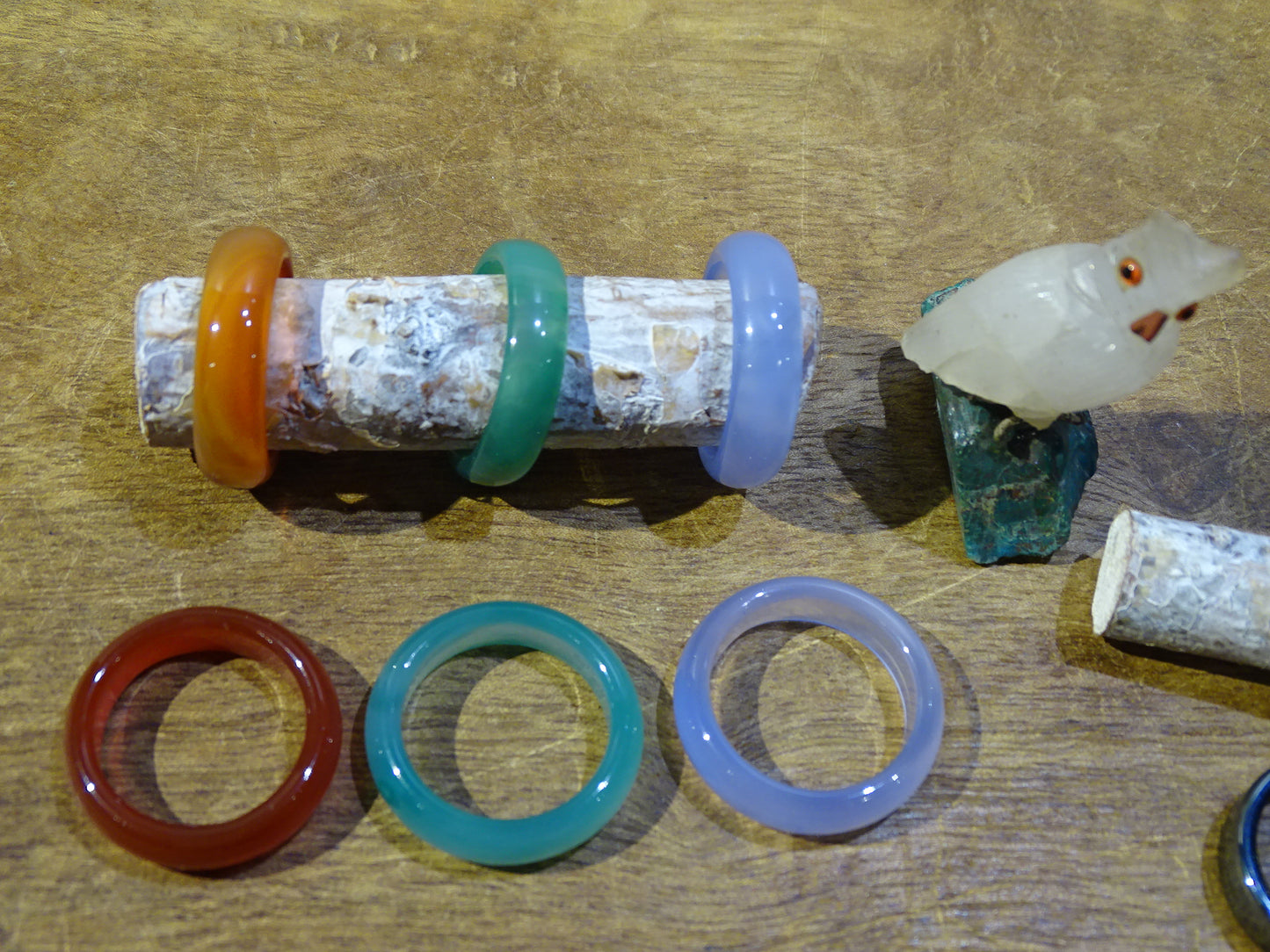 Bague/ anneau/ Jonc en agate verte, agate bleue ou cornaline, disponible de la taille : 50 fr. à 70. Très belle qualité, le cadeau parfait !