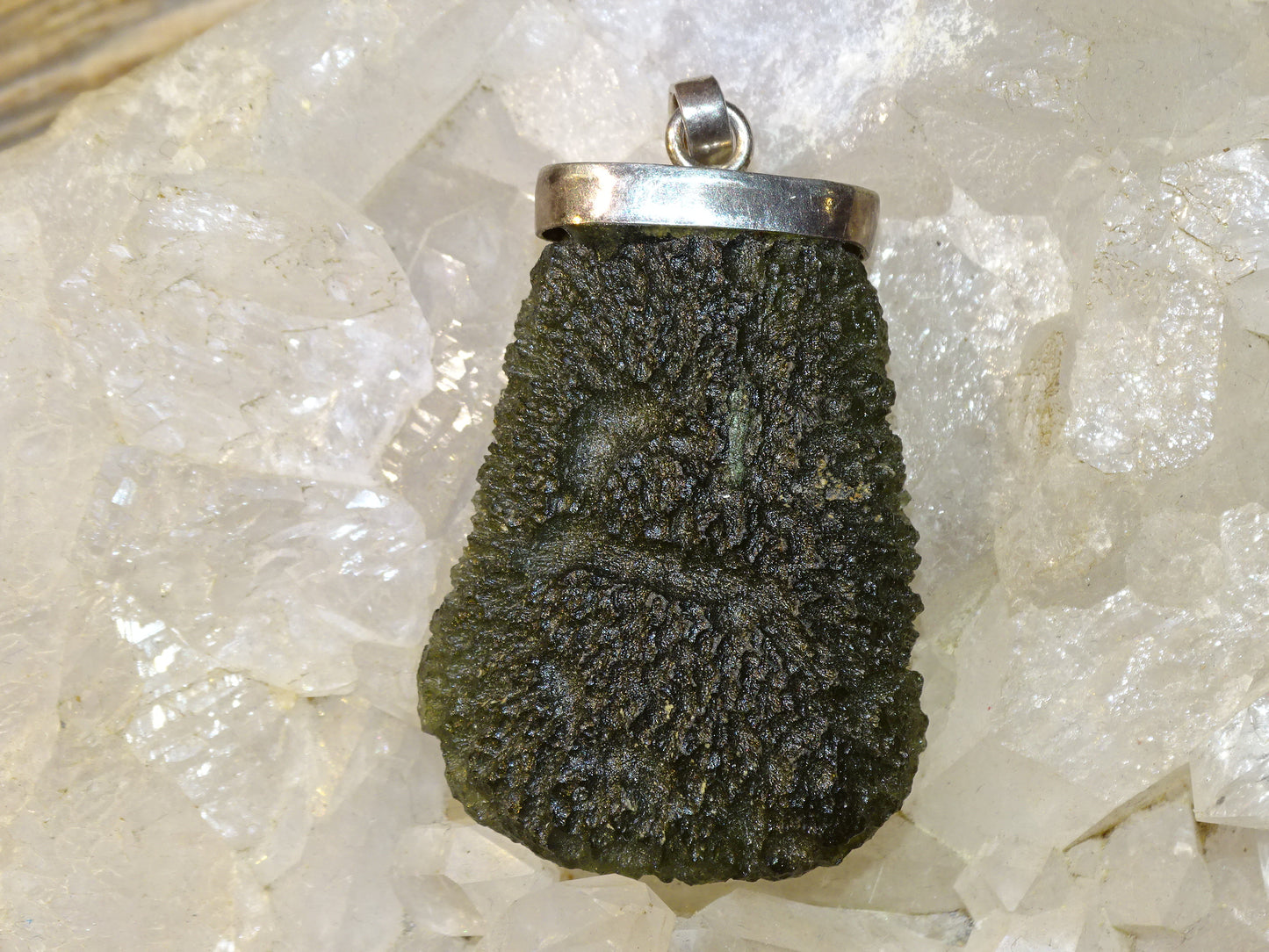 Moldavite - Pendentif de qualité supérieure en Argent, poids : 27 grammes. Ø 40x30x10 mm. Rare et magnifique !