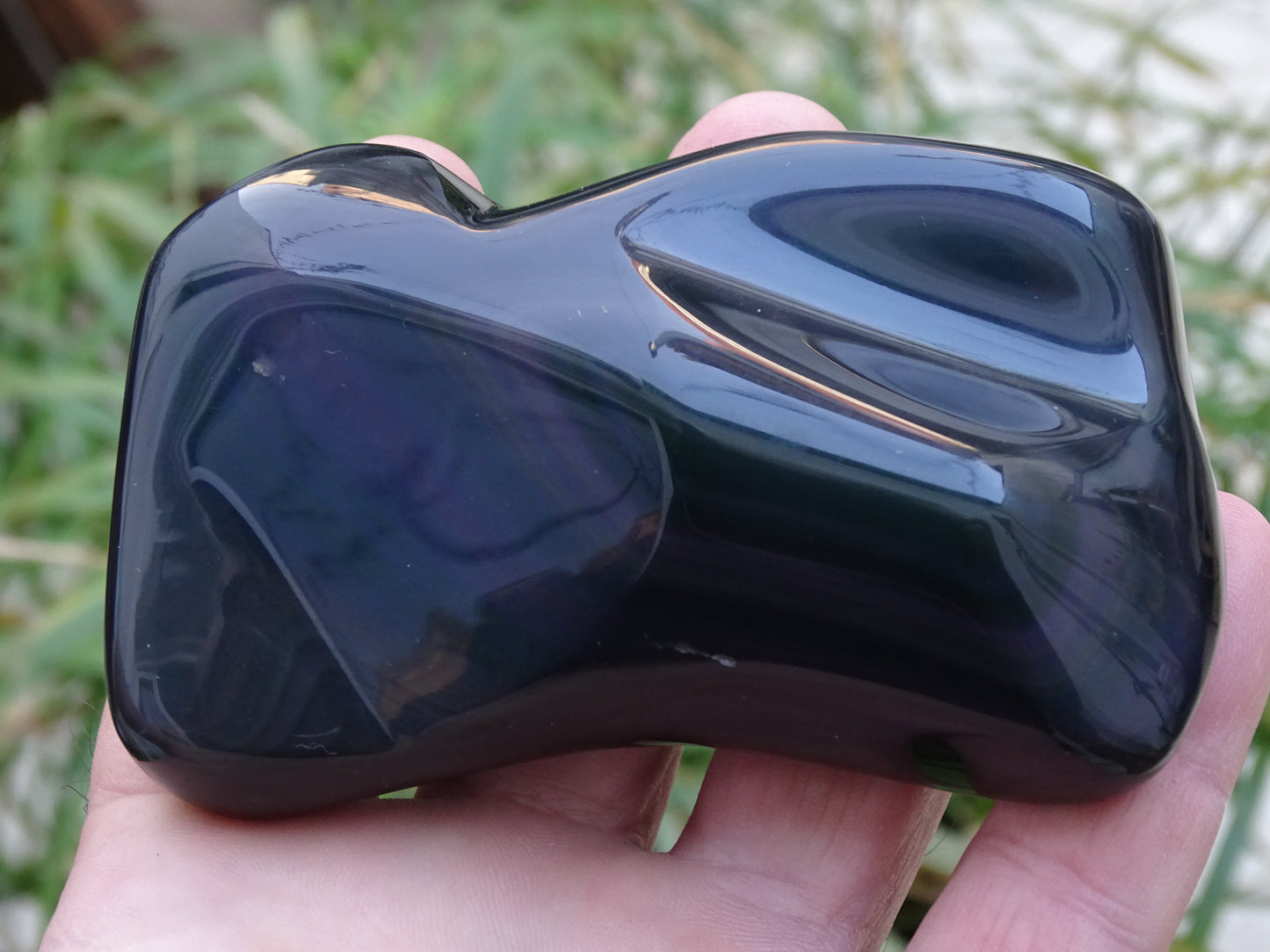 Obsidienne Oeil céleste, de 92x57x30mm - 263,8 grammes. Très belle qualité, des couleurs incroyables, rare !