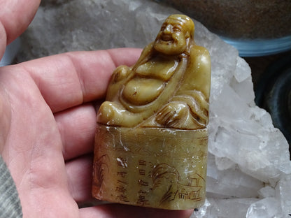 Ancien 'timbre'/tampon encreur en pierre sculptée avec représentation de Bouddha. 91cm x 5 x 2 / 180 gr. Très belle pièce des années 70/80 !