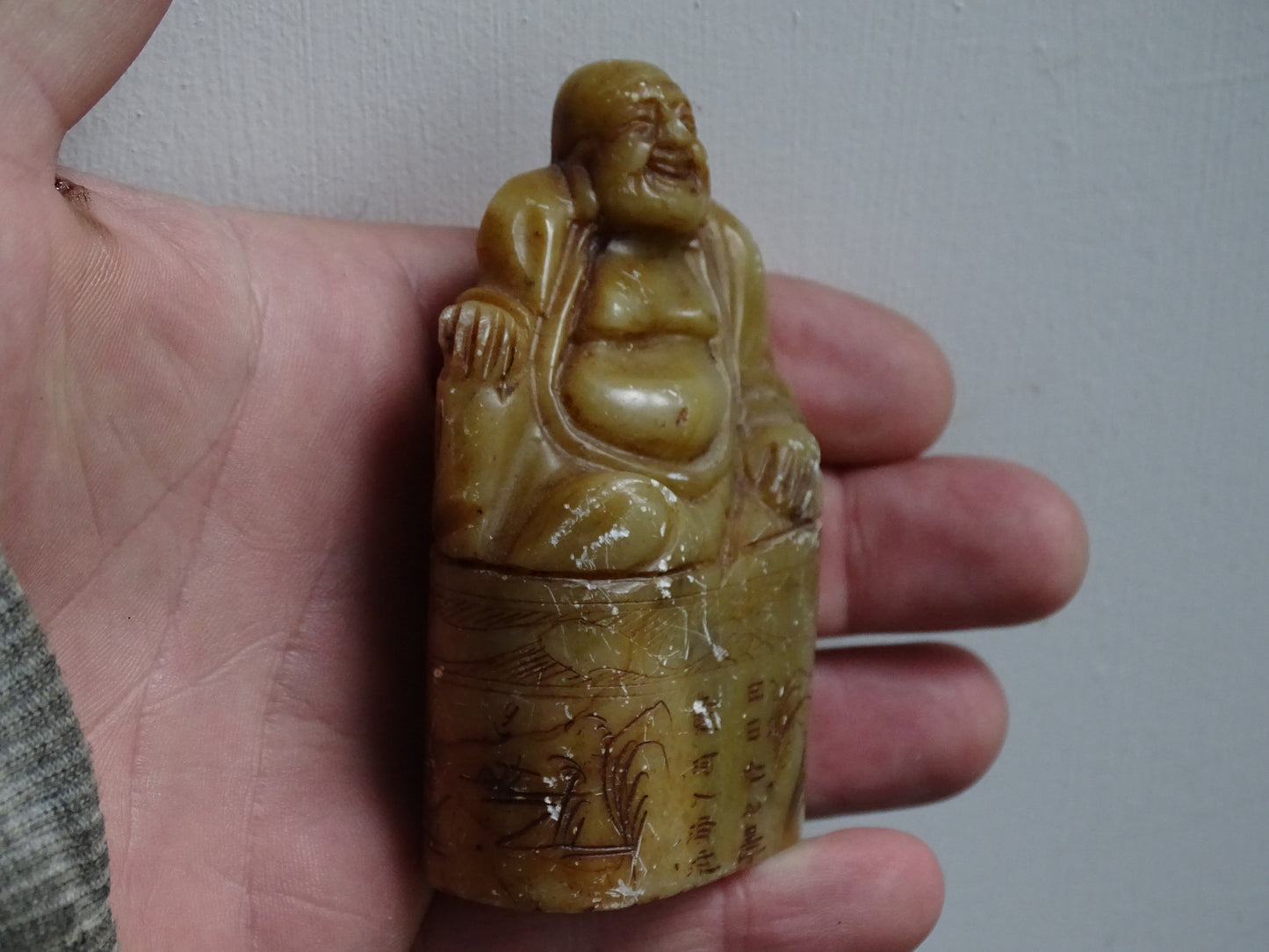 Ancien 'timbre'/tampon encreur en pierre sculptée avec représentation de Bouddha. 91cm x 5 x 2 / 180 gr. Très belle pièce des années 70/80 !