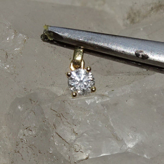 Diamant, authentique 'Solitaire', pendentif haut de gamme, taille de 5 x 5 mm, poids de 2 carats environ sur montage en Or - Très belle qualité pour ce joyau !