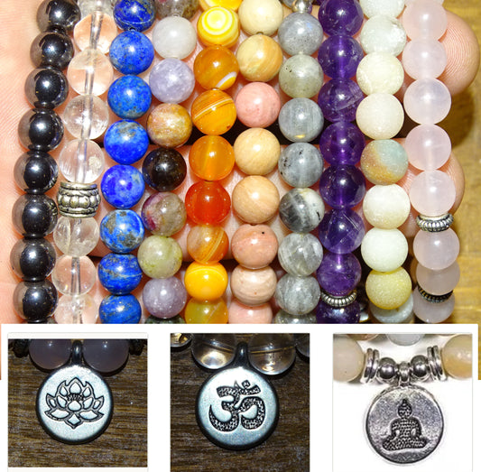 Bracelet collection with 3 medallions to choose from: Lotus Om or Buddha... In 8mm pearl + engraved silver-colored medallion. Length of your choice from 17 to 21 centimeters. 'Handmade' by Gem &amp; Zen!
