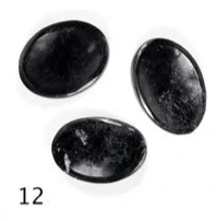 Sélection de galets/ pierres plates au choix ou en lot de 12, avec 1 face incurvée pour le pouce, parfait pour les massages, de 4x3x1 cm environ. Très belle qualité !