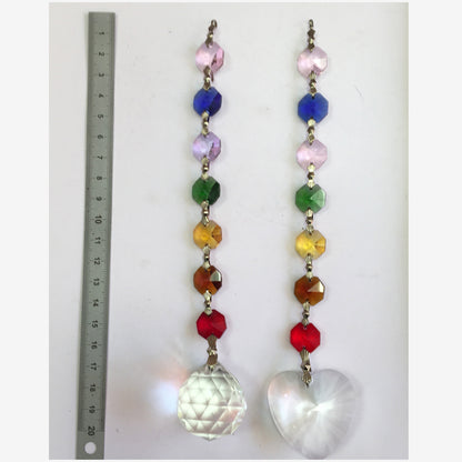 A selection of four Feng Shui crystal garlands in the colors of the 7 chakras! 20 centimeters long - 79 grams. Simple, elegant, and effective!