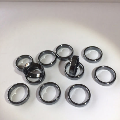 Bague/ Anneau/ Jonc en hématite ou Hématite Arc en ciel, disponible de la taille : 50 fr. à 70. Très belle qualité , vendu à l'unité ou par 2. Le cadeau parfait !
