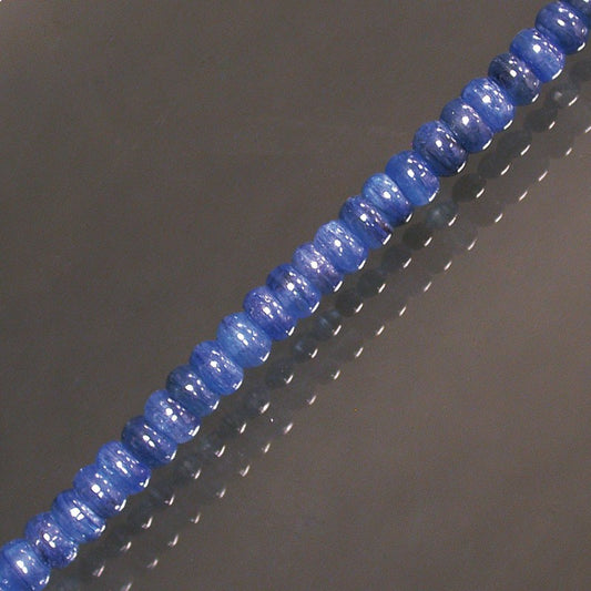 Cyanite disthène ! Collier ou bracelet en formes de 'pastilles' de 4/6 millimètres. En bracelet de 17 à 21cm, en collier de 45 ou sautoir de 60cm. Qualité AA à AAA, superbes perles !
