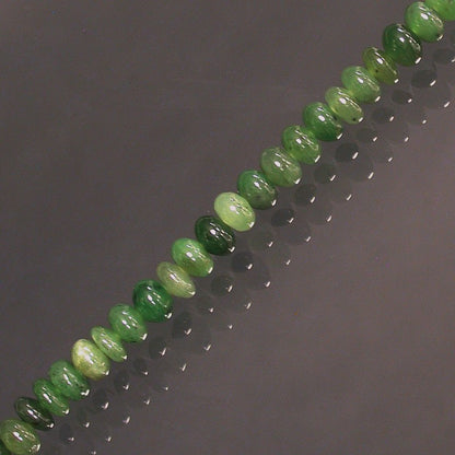 Jade ! Collier ou bracelet en formes de 'pastilles' de 4/6 millimètres. En bracelet de 17 à 21cm, en collier de 45 ou sautoir de 60cm. Qualité AA à AAA, superbes perles !