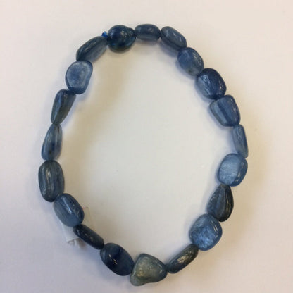 Cyanite disthène, bracelet de 17 à 21cm, collier de 42cm et sautoir de 60cm. Perles de type 'Graine' de formes naturelles montées sur fil de haute résistance !