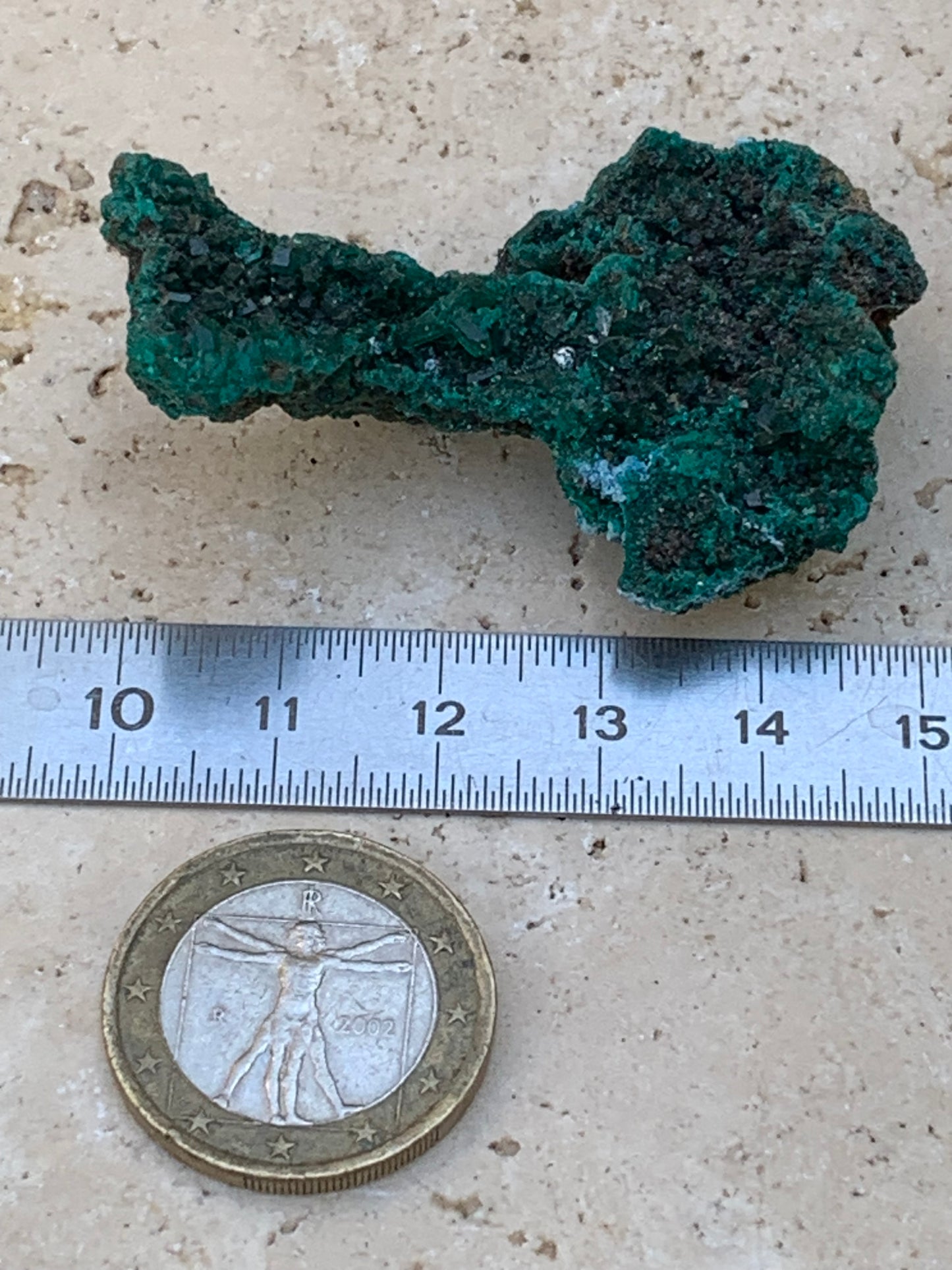 Dioptase, spécimen cristalisé de 52mm x 36 x 24 - 16 grammes ! Rare et puissante en minéralogie et lithothérapie !