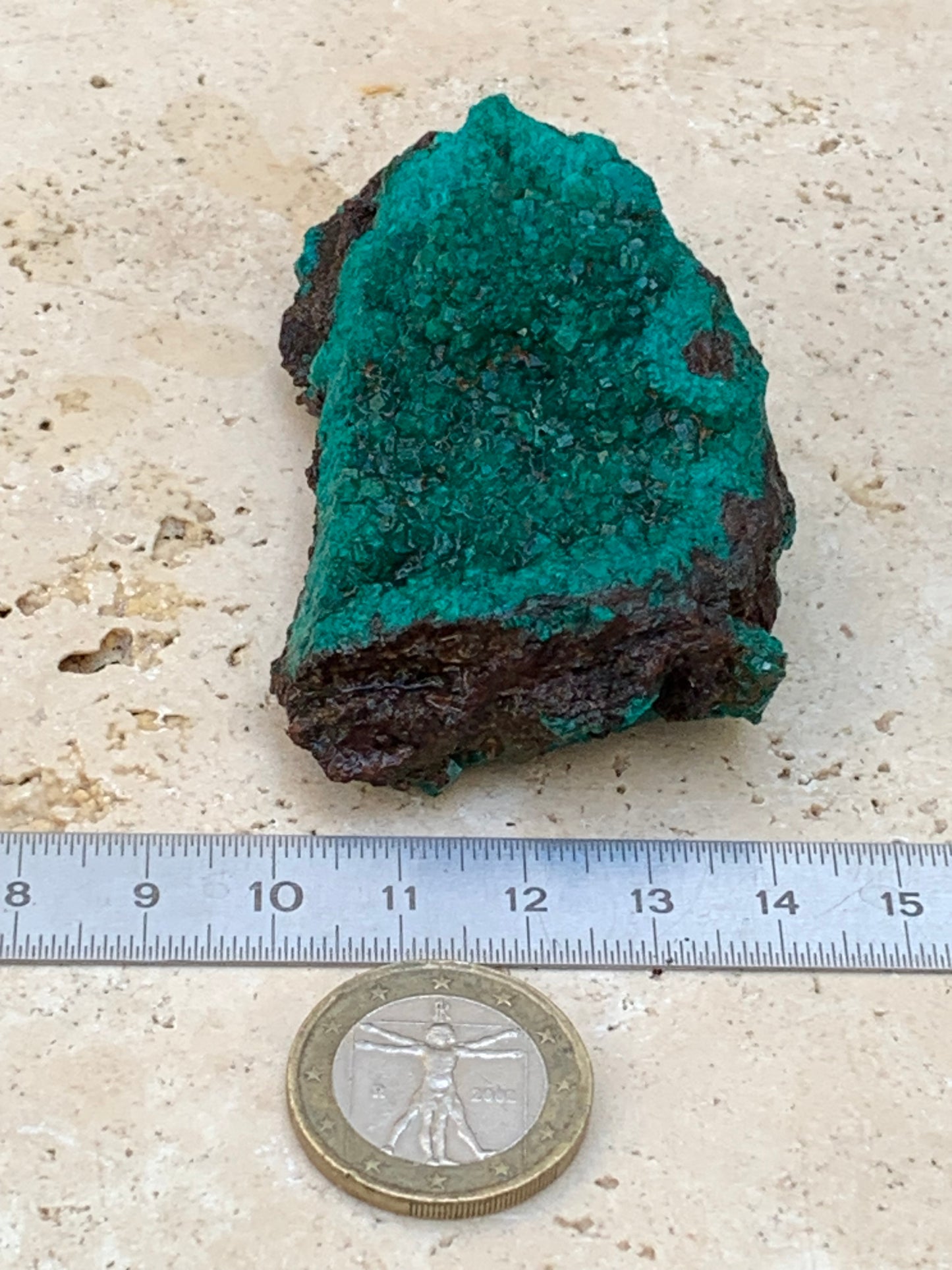 Dioptase, spécimen cristalisé de 70mm x 44 x 30 - 89,3 grammes ! Rare et puissante en minéralogie et lithothérapie !