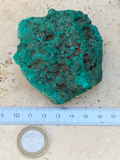 Dioptase, spécimen cristalisé de 65mm x 65 x 46 - 229,4 grammes ! Rare et puissante en minéralogie et lithothérapie !