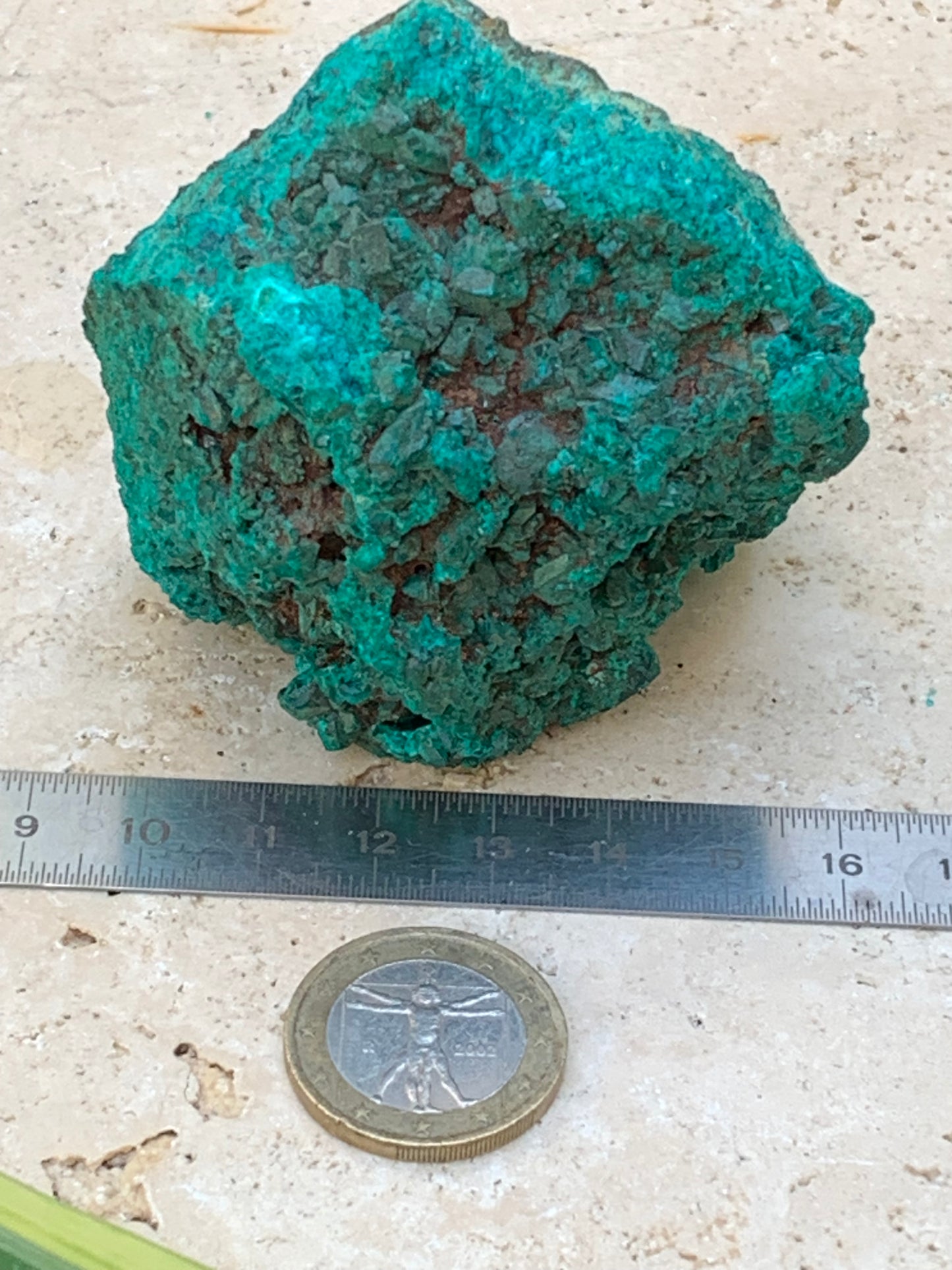 Dioptase, spécimen cristalisé de 65mm x 65 x 46 - 229,4 grammes ! Rare et puissante en minéralogie et lithothérapie !