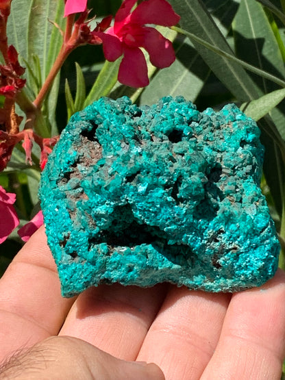 Dioptase, spécimen cristalisé de 65mm x 65 x 46 - 229,4 grammes ! Rare et puissante en minéralogie et lithothérapie !