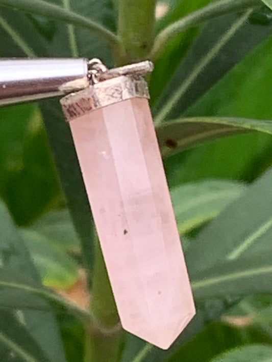 Rock crystal/Rose quartz! Silver point/laser pendant, 42mm high x 9mm diameter. Sold with an adjustable black cord!