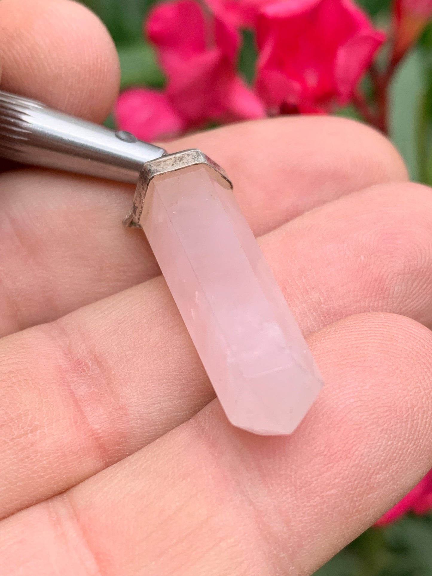 Rock crystal/Rose quartz! Silver point/laser pendant, 42mm high x 9mm diameter. Sold with an adjustable black cord!