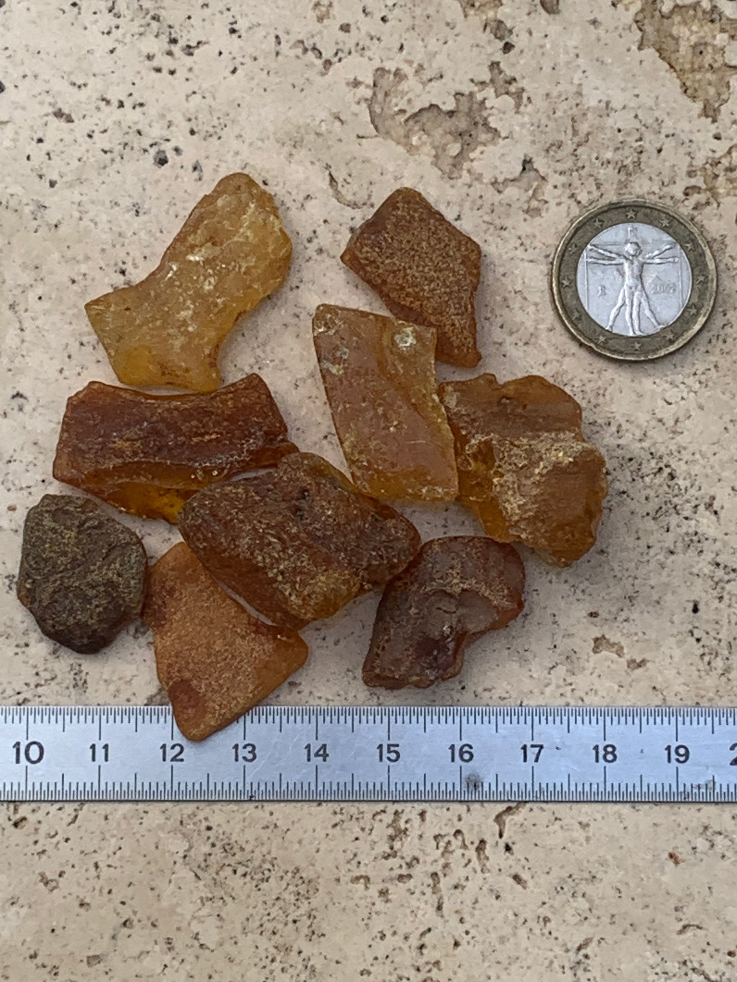 Raw amber from Lithuania, sold in 25-gram batches. Average size: 40x25x15 mm! Perfect for jewelry, collecting, and more.
