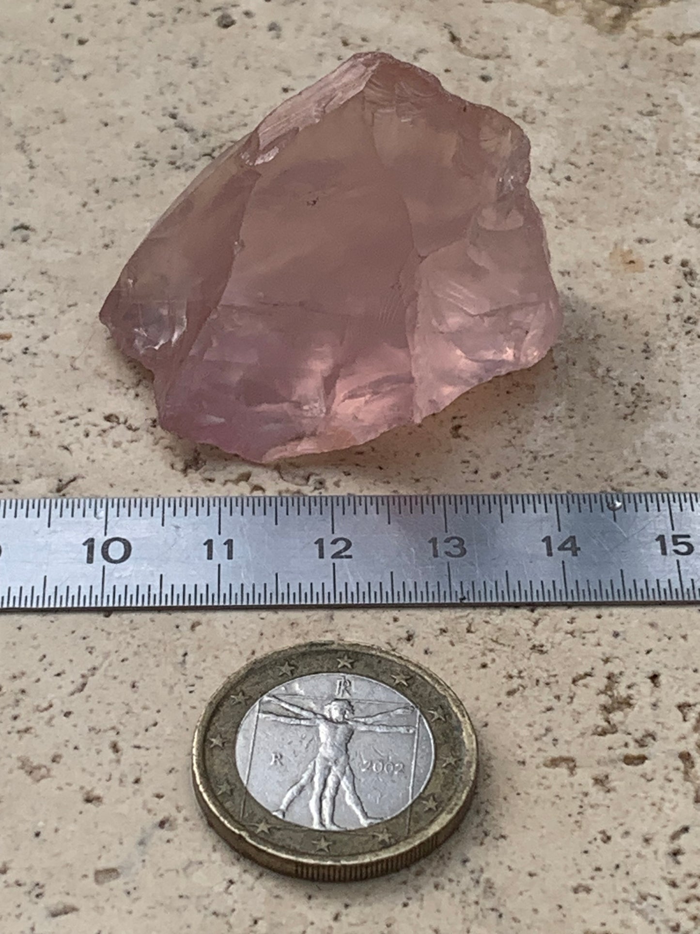Quartz rose qualité 'gemme' (rare) de 44 x30 x27 millimètres - 35,2 grammes. Superbe qualité, parfait pour vos collections, expositions...