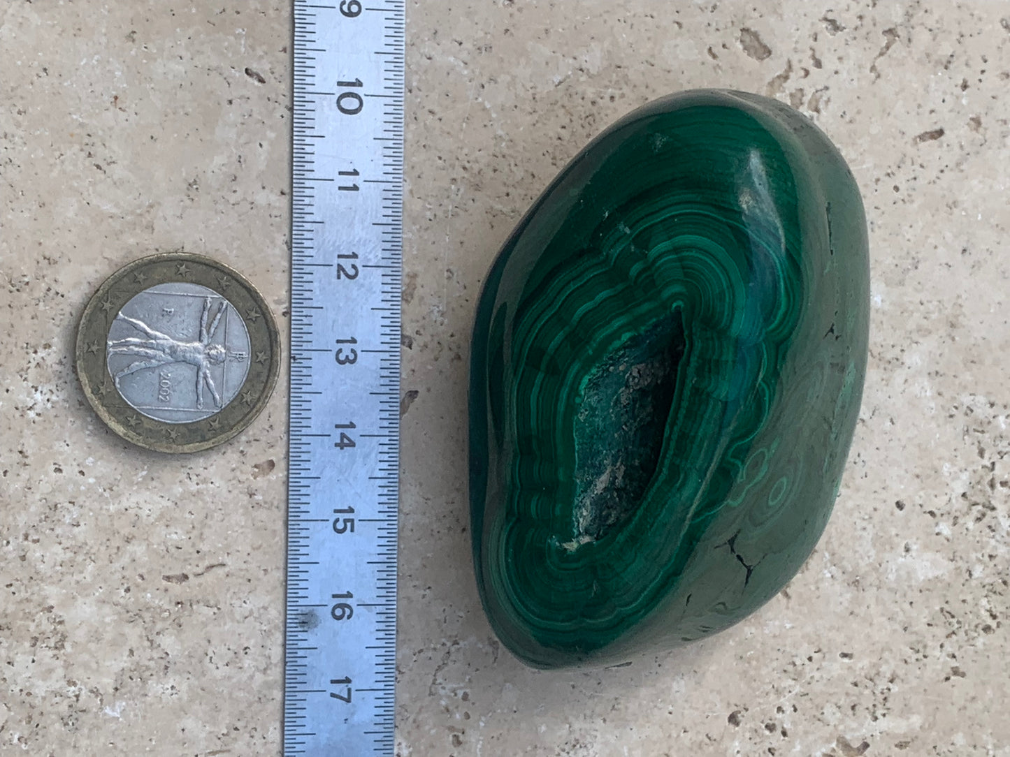 Malachite, spécimen de 65mm x 44 x 40 - 242 grammes . Parfait pour une collection, exposition, décoration !